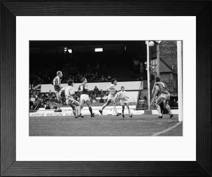 Framed Print : English League Division Three match at Ayresome Park. Middlesbrough 4 v Bournemouth