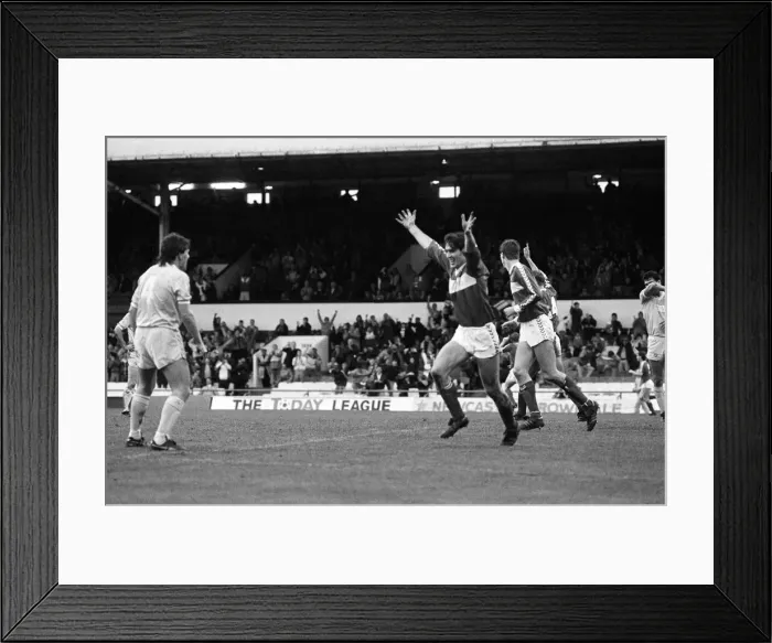 Framed Print : English League Division Three match at Ayresome Park. Middlesbrough 4 v Bournemouth Framed Print : English League Division Three match at Ayresome Park. Middlesbrough 4 v Bournemouth
