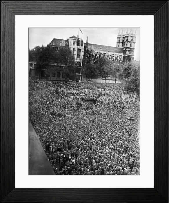Framed Print : VE Day celebrations in London at the end of the Second World War