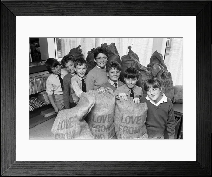 Framed Print : Pupils at Wellhouse Middle School. Children of all ages from schools in Framed Print : Pupils at Wellhouse Middle School. Children of all ages from schools in