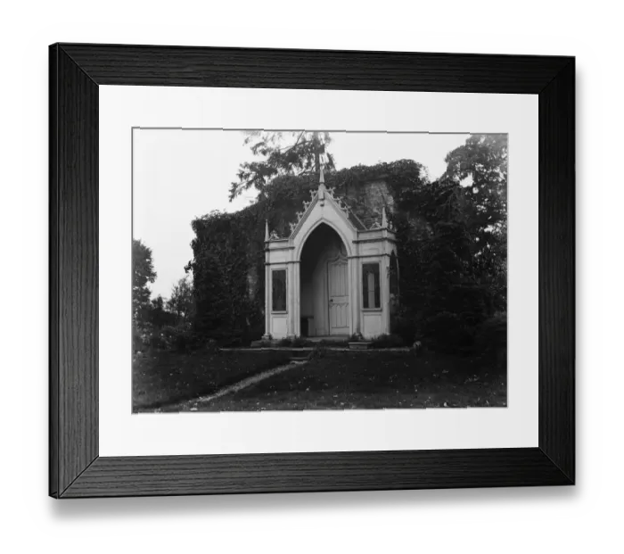 Framed Print : Belmont House, Uxbridge, London, The bathing pool entrance in the garden. Circa 1931