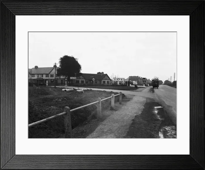 Framed Print : The Triple SSS Cafe at the junction of the A408 and B379 West Drayton, London. Circa 1931 Framed Print : The Triple SSS Cafe at the junction of the A408 and B379 West Drayton, London. Circa 1931
