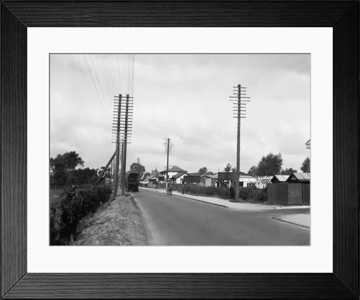 Framed Print : The Oxford Road at Denham, Buckinghamshire. Circa 1931 Framed Print : The Oxford Road at Denham, Buckinghamshire. Circa 1931