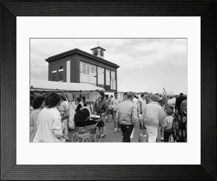 Framed Print : Redcar Market, 9th May 1987 Framed Print : Redcar Market, 9th May 1987