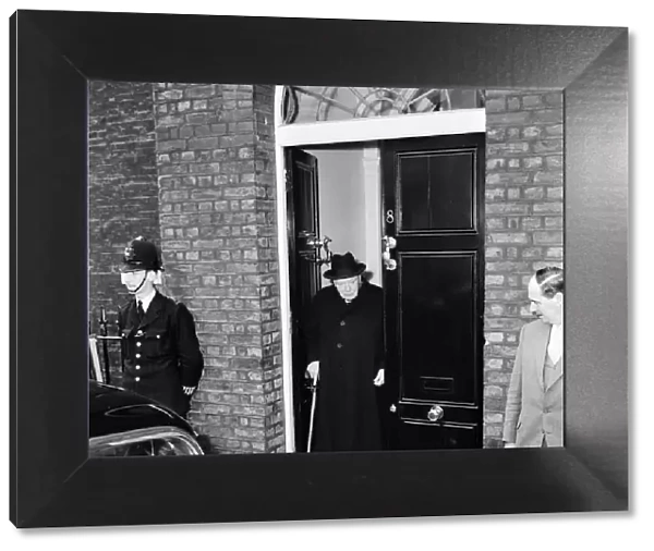 Winston Churchill pictured leaving his home for Chartwell House. 6th September 1961