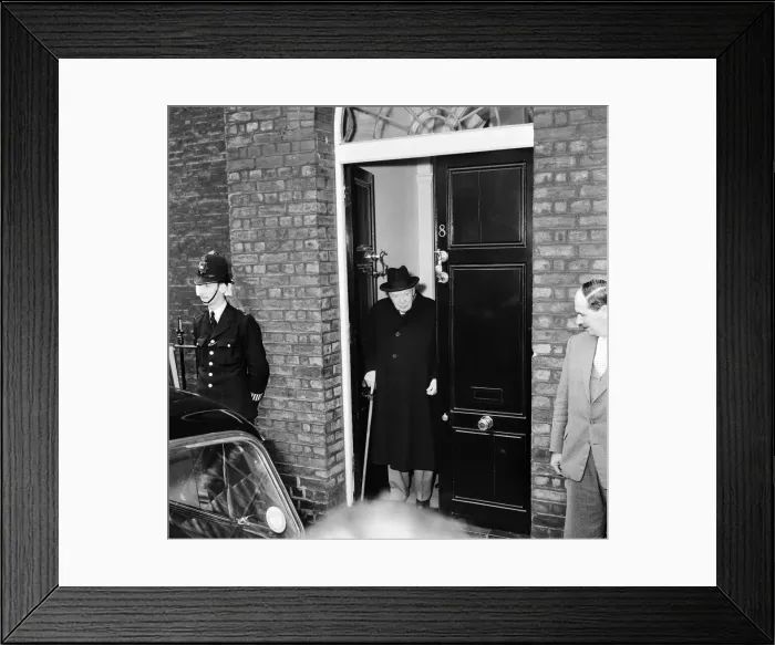 Framed Print : Winston Churchill pictured leaving his home for Chartwell House. 6th September 1961 Framed Print : Winston Churchill pictured leaving his home for Chartwell House. 6th September 1961