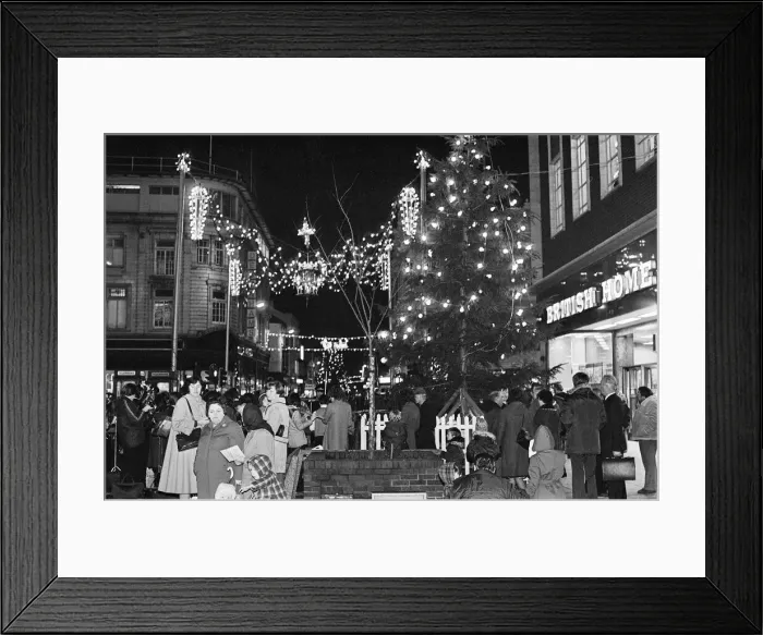 Framed Print : Middlesbrough Christmas Lights switched on by Mayor, Middlesbrough, North Yorkshire