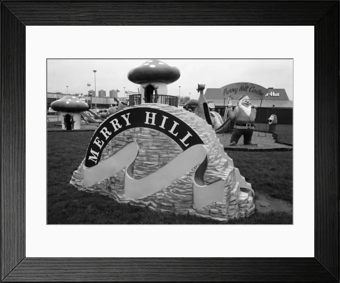 Framed Print : The newly opened Merry Hill Shopping Centre in Brierley Hill. 29th January 1990