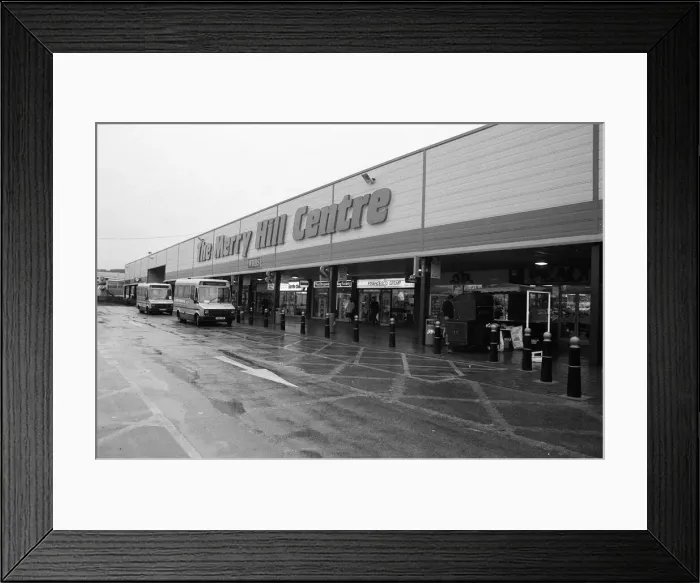 Framed Print : The newly opened Merry Hill Shopping Centre in Brierley Hill. 29th January 1990