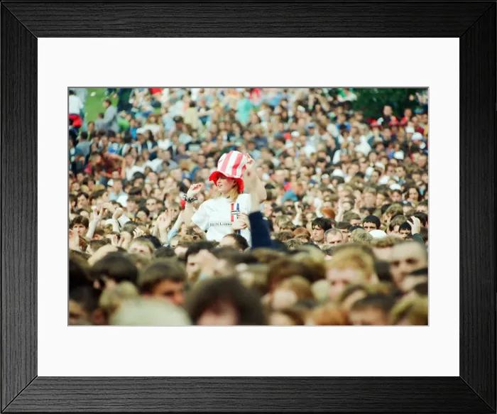 Framed Print : 1996 Oasis, music group, performing o stage, Balloch Castle Country Park Balloch Framed Print : 1996 Oasis, music group, performing o stage, Balloch Castle Country Park Balloch