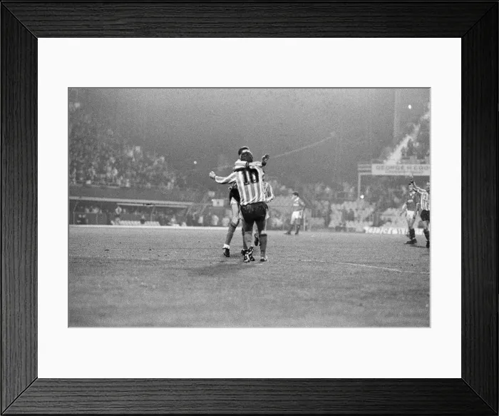 Framed Print : Coventry City 5 v Nottingham Forest 4. Fourth Round of the Rumbelows Cup Framed Print : Coventry City 5 v Nottingham Forest 4. Fourth Round of the Rumbelows Cup