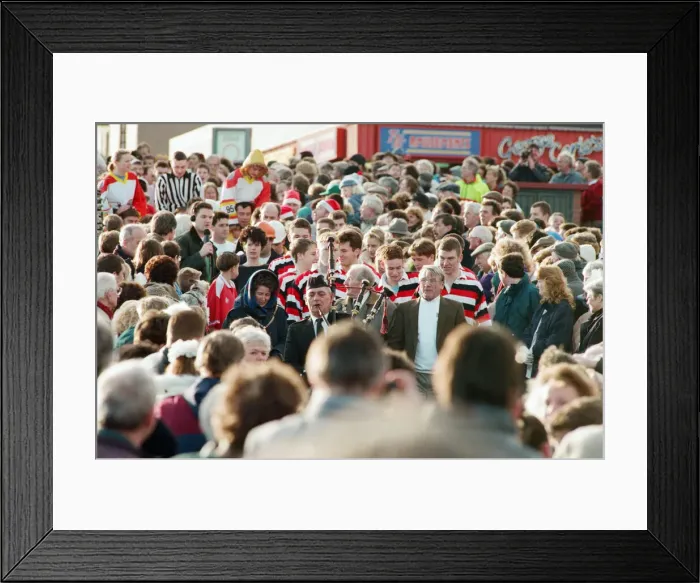 Framed Print : Boxing Day Dip in Redcar, 26th December 1994 Framed Print : Boxing Day Dip in Redcar, 26th December 1994
