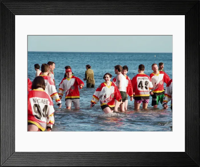 Framed Print : Boxing Day Dip in Redcar, 26th December 1994 Framed Print : Boxing Day Dip in Redcar, 26th December 1994