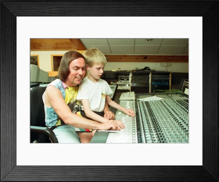 Framed Print : Dave Hill, guitarist from Slade, at Rich Bitch recording studios in Selly Oak recording a