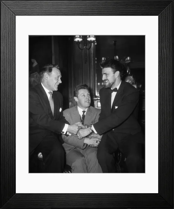 Framed Print : (Left-right) Billy Lane, Manager of Gravesend, Roy Dwight