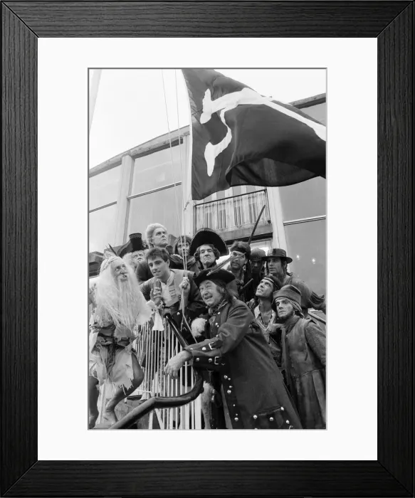 Framed Print : Treasure Island, Pantomime, Photo-call, Birmingham Repertory Theatre, Birmingham Framed Print : Treasure Island, Pantomime, Photo-call, Birmingham Repertory Theatre, Birmingham