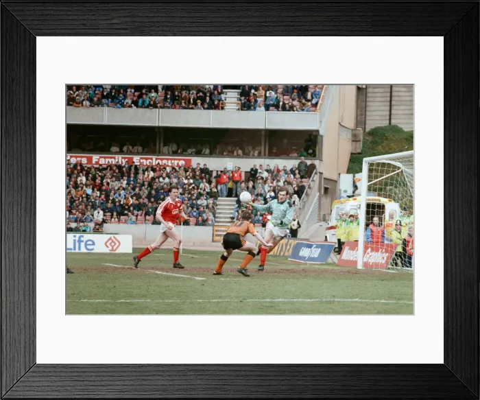 Framed Print : Wolverhampton Wanderers v Middlesbrough, final score 2-1 to Middlesbrough Framed Print : Wolverhampton Wanderers v Middlesbrough, final score 2-1 to Middlesbrough