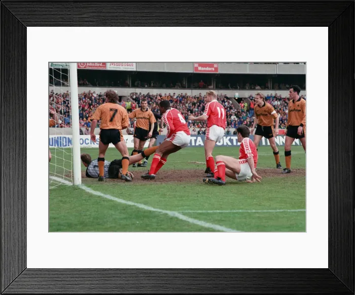 Framed Print : Wolverhampton Wanderers v Middlesbrough, final score 2-1 to Middlesbrough Framed Print : Wolverhampton Wanderers v Middlesbrough, final score 2-1 to Middlesbrough