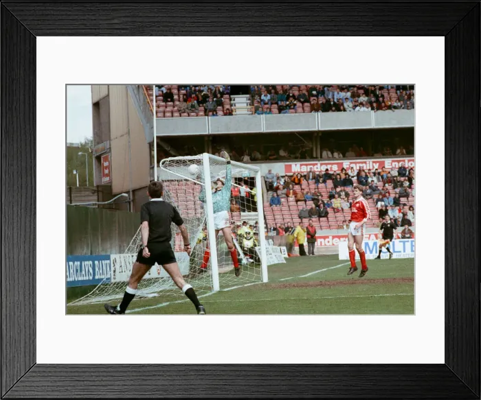 Framed Print : Wolverhampton Wanderers v Middlesbrough, final score 2-1 to Middlesbrough Framed Print : Wolverhampton Wanderers v Middlesbrough, final score 2-1 to Middlesbrough