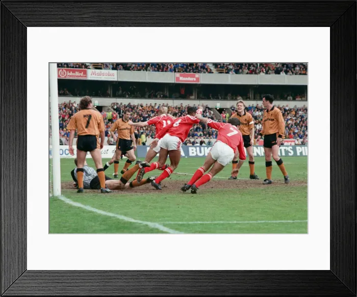 Framed Print : Wolverhampton Wanderers v Middlesbrough, final score 2-1 to Middlesbrough Framed Print : Wolverhampton Wanderers v Middlesbrough, final score 2-1 to Middlesbrough