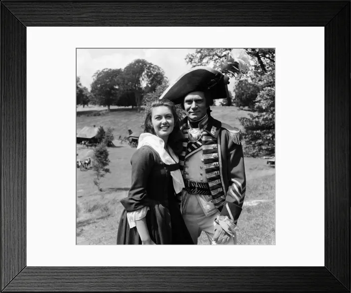 Framed Print : Janette Scott and Laurence Olivier on the set of The Devils Disciple Framed Print : Janette Scott and Laurence Olivier on the set of The Devils Disciple
