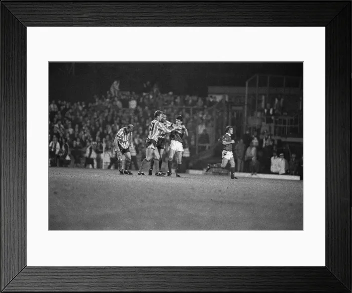 Framed Print : Coventry City 5 v Nottingham Forest 4. Fourth round of the Rumbelows Cup Framed Print : Coventry City 5 v Nottingham Forest 4. Fourth round of the Rumbelows Cup