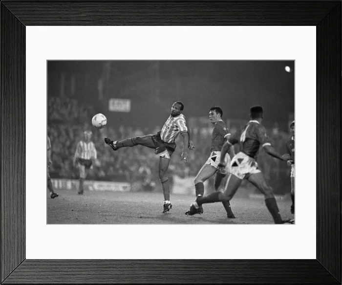 Framed Print : Coventry City 5 v Nottingham Forest 4. Fourth round of the Rumbelows Cup Framed Print : Coventry City 5 v Nottingham Forest 4. Fourth round of the Rumbelows Cup