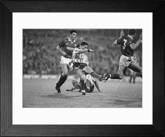 Framed Print : Coventry City 5 v Nottingham Forest 4. Fourth round of the Rumbelows Cup Framed Print : Coventry City 5 v Nottingham Forest 4. Fourth round of the Rumbelows Cup