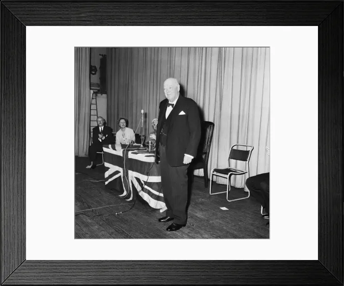 Framed Print : Winston Churchill speaking to a packed hall at Woodford Framed Print : Winston Churchill speaking to a packed hall at Woodford