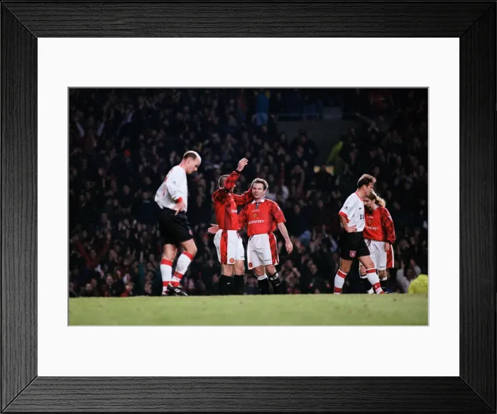 Framed Print : English Premier League match at Old Trafford. Manchester United 5 v Sunderland 0 Framed Print : English Premier League match at Old Trafford. Manchester United 5 v Sunderland 0