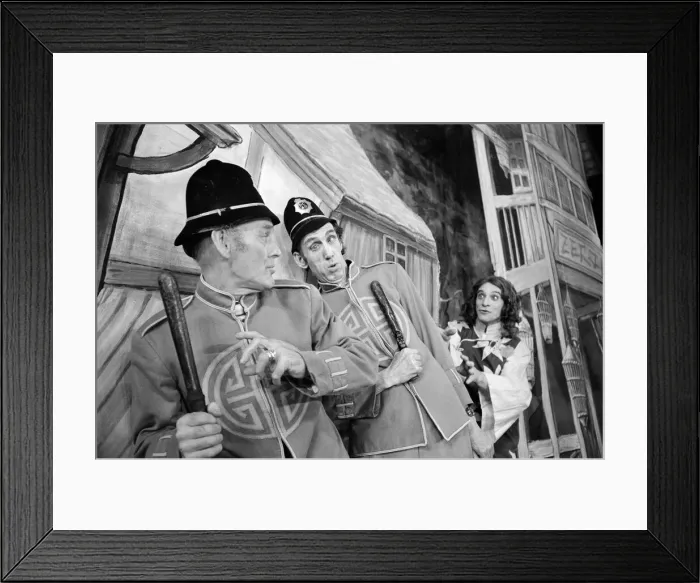 Framed Print : Aladdin, Pantomime, Photo-call, Birmingham Hippodrome, 20th December 1974 Framed Print : Aladdin, Pantomime, Photo-call, Birmingham Hippodrome, 20th December 1974