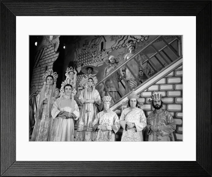 Framed Print : Aladdin, Pantomime, Photo-call, Birmingham Hippodrome, 20th December 1974 Framed Print : Aladdin, Pantomime, Photo-call, Birmingham Hippodrome, 20th December 1974