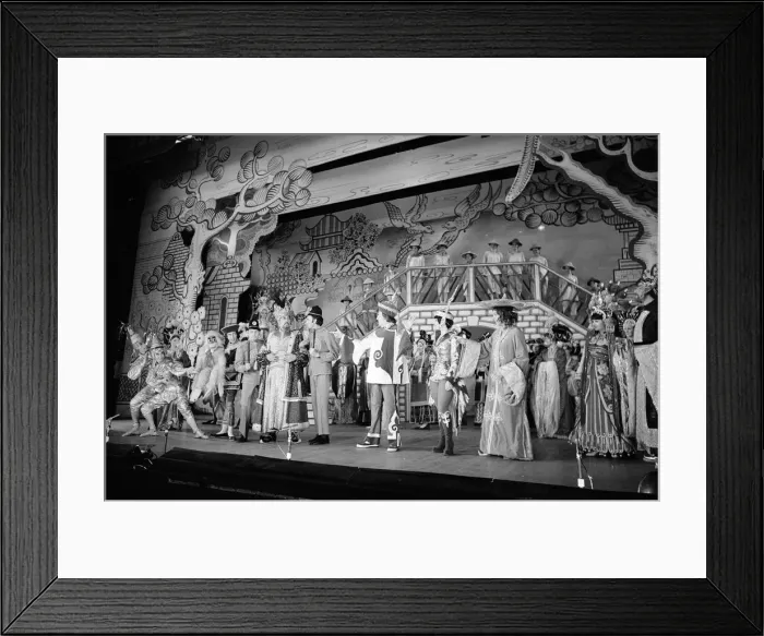 Framed Print : Aladdin, Pantomime, Photo-call, Birmingham Hippodrome, 20th December 1974 Framed Print : Aladdin, Pantomime, Photo-call, Birmingham Hippodrome, 20th December 1974