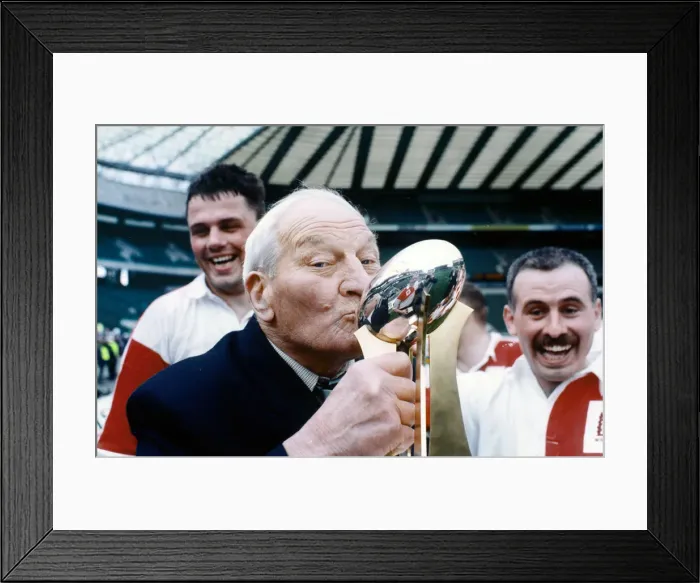 Framed Print : Warwickshire match secretary Harry Walker celebrates with the CIS Insurance Country Framed Print : Warwickshire match secretary Harry Walker celebrates with the CIS Insurance Country