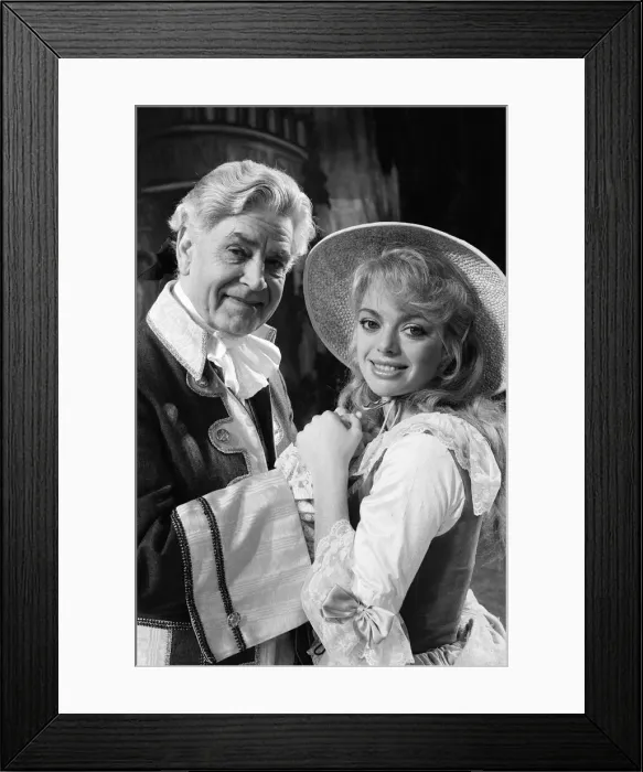 Framed Print : Cinderella Pantomime, Photo-call, Alexandra Theatre, Birmingham, 20th December 1984 Framed Print : Cinderella Pantomime, Photo-call, Alexandra Theatre, Birmingham, 20th December 1984