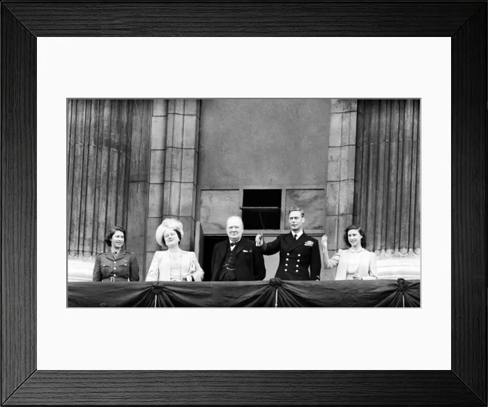 Framed Print : VE Day celebrations in London at the end of the Second World War Framed Print : VE Day celebrations in London at the end of the Second World War