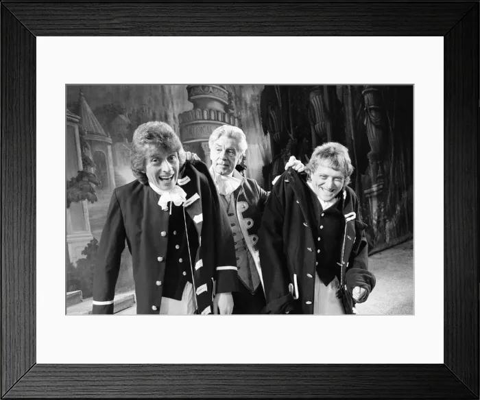 Framed Print : Cinderella Pantomime, Photo-call, Alexandra Theatre, Birmingham, 20th December 1984 Framed Print : Cinderella Pantomime, Photo-call, Alexandra Theatre, Birmingham, 20th December 1984