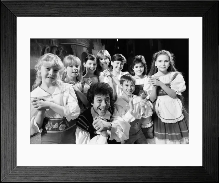 Framed Print : Cinderella Pantomime, Photo-call, Alexandra Theatre, Birmingham, 20th December 1984 Framed Print : Cinderella Pantomime, Photo-call, Alexandra Theatre, Birmingham, 20th December 1984