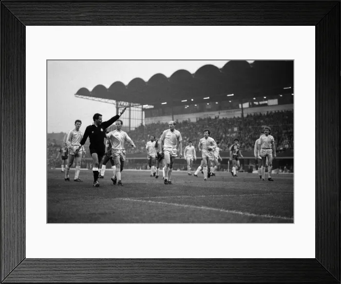 Framed Print : Coventry 2 -1 Aston Villa, First Division game held at Highfield Road. 26th November 1988 Framed Print : Coventry 2 -1 Aston Villa, First Division game held at Highfield Road. 26th November 1988