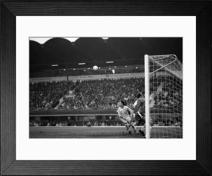 Framed Print : Coventry 2 -1 Aston Villa, First Division game held at Highfield Road. 26th November 1988 Framed Print : Coventry 2 -1 Aston Villa, First Division game held at Highfield Road. 26th November 1988