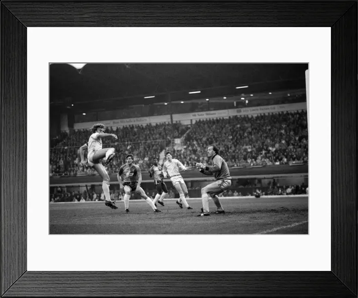 Framed Print : Coventry 2 -1 Aston Villa, First Division game held at Highfield Road. 26th November 1988 Framed Print : Coventry 2 -1 Aston Villa, First Division game held at Highfield Road. 26th November 1988
