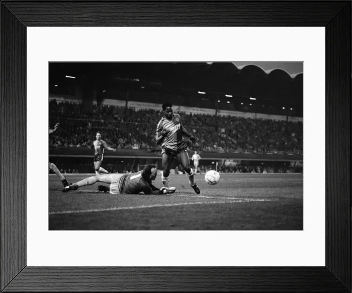 Framed Print : Coventry 2 -1 Aston Villa, First Division game held at Highfield Road. 26th November 1988 Framed Print : Coventry 2 -1 Aston Villa, First Division game held at Highfield Road. 26th November 1988