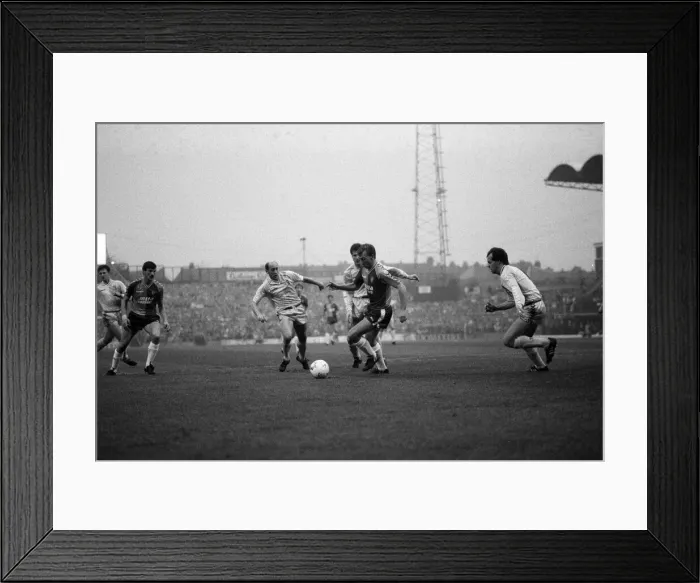 Framed Print : Coventry 2 -1 Aston Villa, First Division game held at Highfield Road. 26th November 1988 Framed Print : Coventry 2 -1 Aston Villa, First Division game held at Highfield Road. 26th November 1988