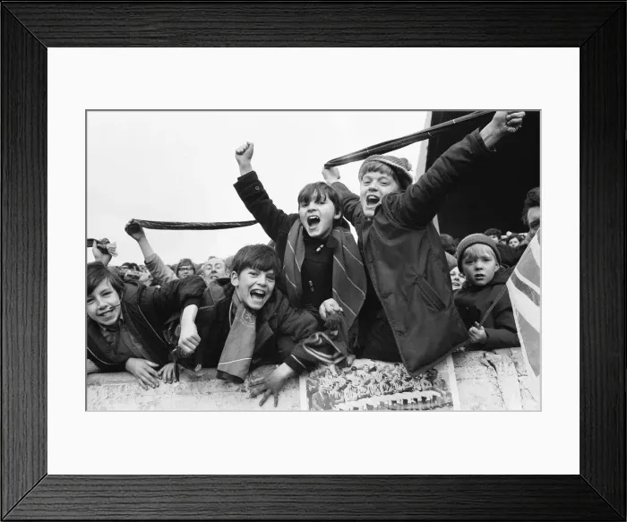 Framed Print : Rangers 1-0 Aberdeen, Scottish FA Cup match, Ibrox, Glasgow, Scotland, 6th March 1971 Framed Print : Rangers 1-0 Aberdeen, Scottish FA Cup match, Ibrox, Glasgow, Scotland, 6th March 1971