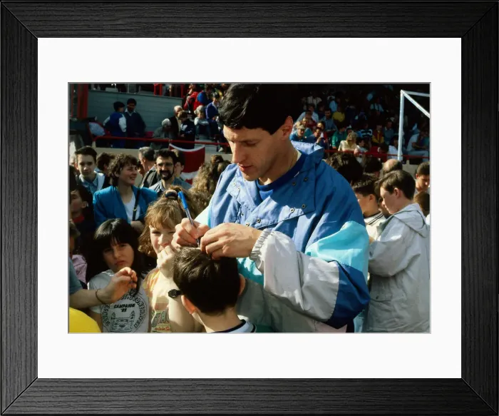 Framed Print : Alan Wells signing autograph on childs head November 1988 Framed Print : Alan Wells signing autograph on childs head November 1988