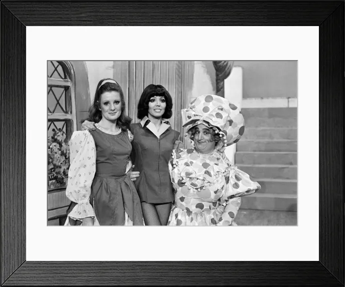 Framed Print : Jack and the Beanstalk, Pantomime, Photo-call, Grand Theatre, Wolverhampton Framed Print : Jack and the Beanstalk, Pantomime, Photo-call, Grand Theatre, Wolverhampton