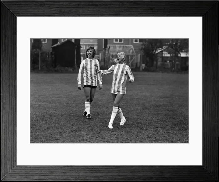 Framed Print : Britt Ekland trains with Wolverhampton Wanderers F. C. 22nd November 1979