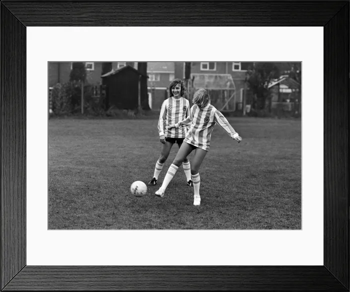 Framed Print : Britt Ekland trains with Wolverhampton Wanderers F. C. 22nd November 1979 Framed Print : Britt Ekland trains with Wolverhampton Wanderers F. C. 22nd November 1979