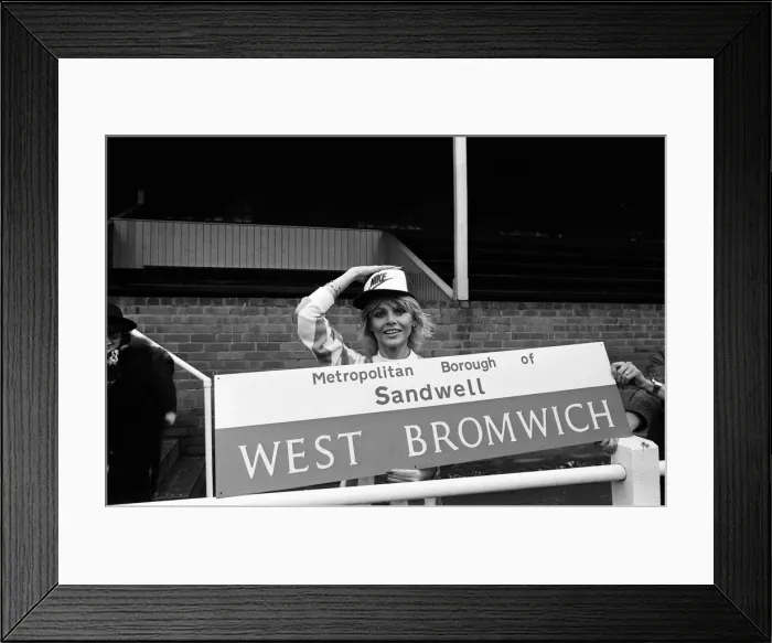 Framed Print : Britt Ekland trains with Wolverhampton Wanderers F. C. 22nd November 1979 Framed Print : Britt Ekland trains with Wolverhampton Wanderers F. C. 22nd November 1979