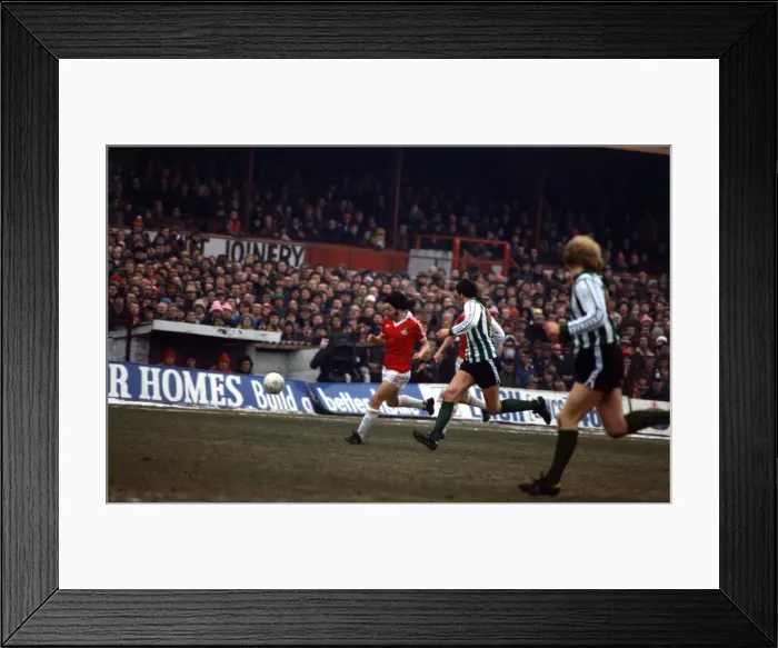 Framed Print : Wrexham v Blyth Spartans - February 1978 palyers in action Framed Print : Wrexham v Blyth Spartans - February 1978 palyers in action